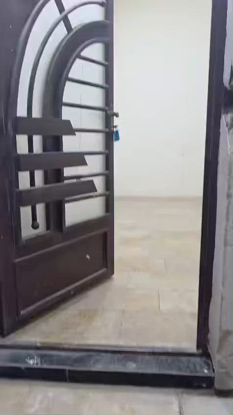 السلام عليكم
للايجار شارع ليمونه ٥٠ م يحتوي على صاله مطبخ ٣ غرف نوم خدمات للستفسار ***********
