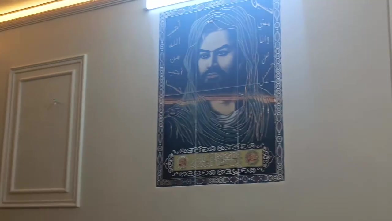 بيت للبيع ٢٠٠متر حي البساتين سند أصفر بظهر المختار علي العكيلي يحتوي على غرف عدد ثنين استقبال كبيره ومطبخ كبير وبيتونه كبيره  ومخزن وترك وصحيات البيت مرمم من جديد مي مجاري كاشي وتعديلات  عالي على الشارع وبي سطحين وطرمه كبير الستفسار على الرقم ***********

