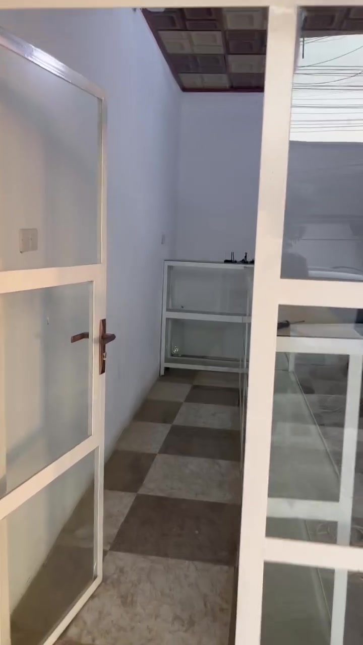 عنوان موصل
ميز طويل ويه ميز صغير 
مع جمخانه 
السعر كامل 400 الف 
الرقم ***********
