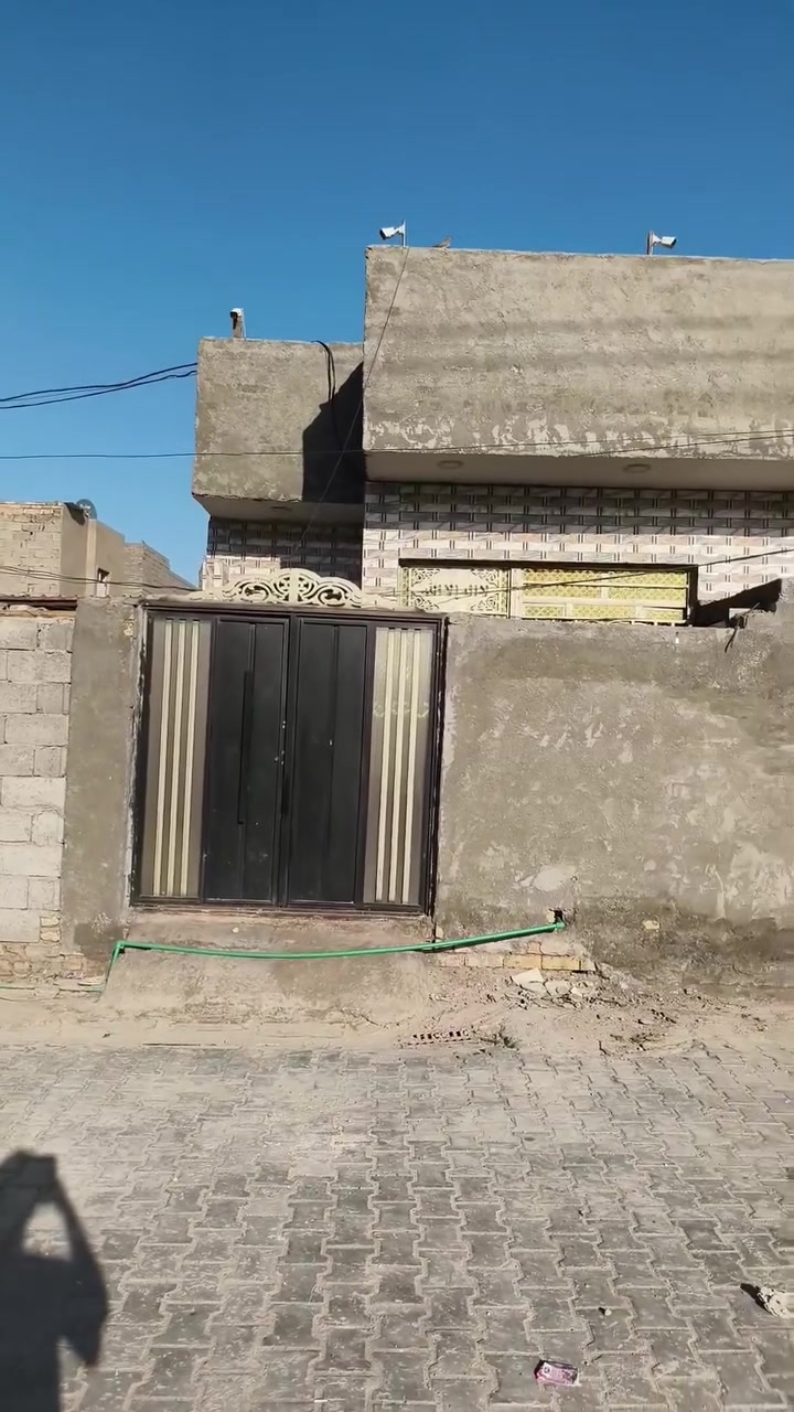 سلام عليكم بيت ١٢٠ م كامل خدمات ماء مقرنص إنترنت كهرباء كامل ثالث بيت على شارع موقع سبع قصور شارع كريش شوفت عينك بيت طابوك وبناء جديد سعرها ٤٣ مليون لغرض سفر اريد ابيع وسافر رقم هاتف ***********
