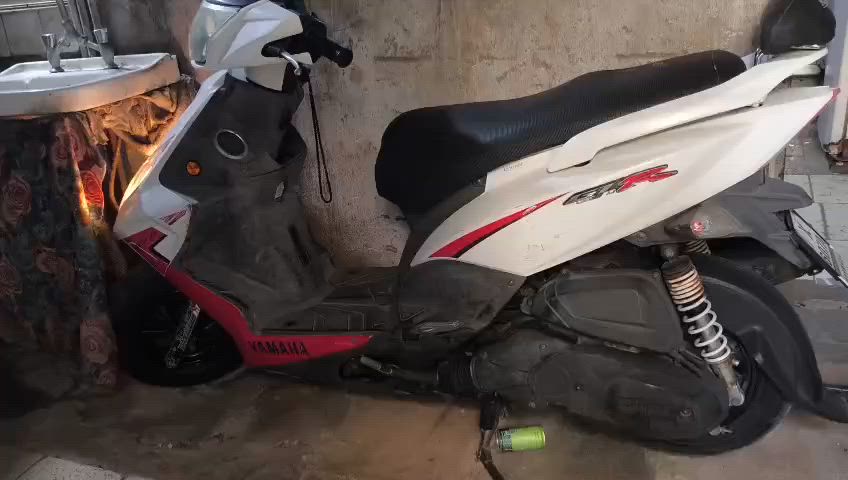 سلام عليكم GTR للبيع دراجة كاملة مابيها اي نقص نوزل بانزين محسن كفرات اصلية كلها ختم شوفة عينكم بالصورة كما هي بالواقع السعر 1250 وبيها مجال العنوان بغداد الحربة للاستفسار اكثر  *********** واتساب ورصيد متوفر
