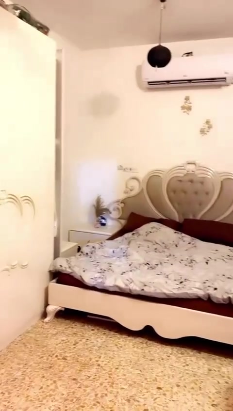 السلام عليكم غراض للبيع استعمال قليل تخم عشر مقاعد وطبلات وغرفة نوم +964 775 789 8391بي واتساب ام الأغراض اتصلو عليه
