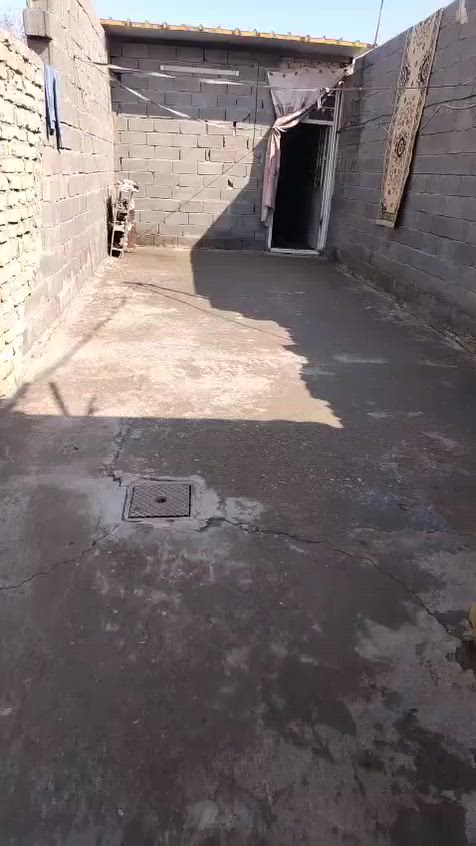 سلام عليكم بيت للبيع الدسيم رابع عن حسينيه شيخ عبد الوهاب مساحه 100متر يرهم بيع ويرهم ايجار الي يريد يدخل خاص ويدلل ***********

