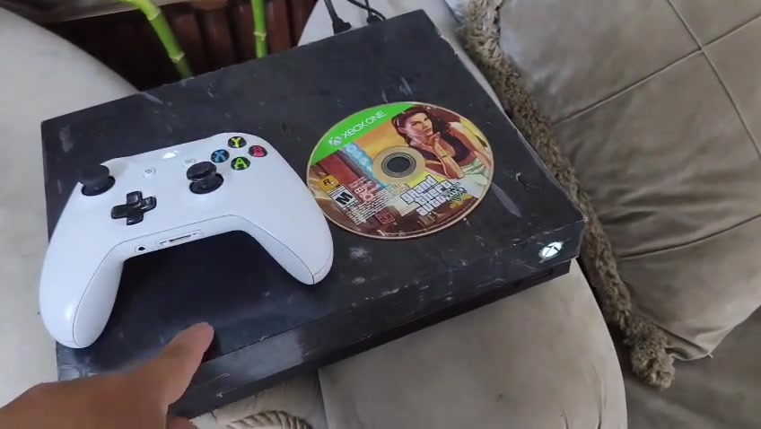 سلام عليكم خوان جهاز إكس بوكس وان إكس واحد تيره  
متوفر توصيل لوك ستيكر لا مبدل ولا مفتوح سعر 250 وبي مجال لل طيبين رقم***********
