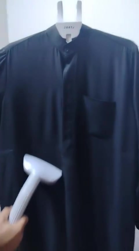 مكوه بخاري جديد فقط بيه لحيم بسيط بالدبه مال الماي شغال ماخذه ٥٠ قبل أسبوعين الباب الأول بيع ٣٥ بدون عمله الي يريده يتفضل خاص هاتف*********** بيه واتساب الرقم
