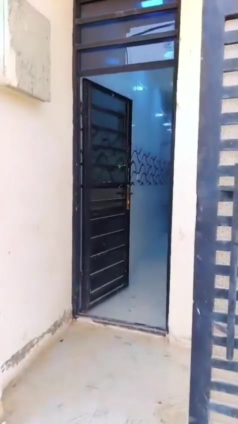 من رخصه الادمن
سلام عليكم ورحمة الله وبركاته دار للبيع زراعي الدوره منطقة المخابرات مساحته ٧٠ متر السعر ٩٥ وبس مجال
***********
