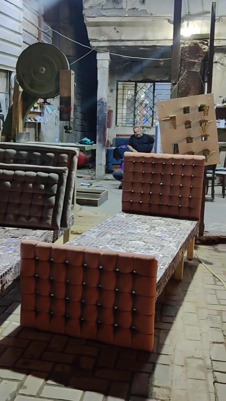 السلام عليكم 
يتوفر  لدى دوشمة و نجار المنزل 
 تخت ابو النفر و ابو النفرين للبيع السعر حسب الفصال
الخشب عراقي تارس 
6 ارجل 
دوشمة حديثة و حصرية 
القماش و الفصائل على ذوقك
ضمان جودة العمل 10 سنوات 
التخت ب 110 الف بس و بي مجال 
العنوان موصل حي البكر مقابل مطعم بيت جدي مجاور كلكامش كافيه 
للاستفسار مراسلة الصفحة أؤ الأتصال على الارقام 
 متوفر واتساب ***********
متوفر واتساب ***********
