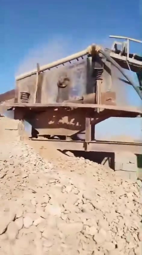 معمل رمل بوادي حوران بالحمره جاهز وشغال للبيع صاحب المعمل رجال خير وابن حلال وعنده مولد كبير. هم يبيعه الليل حاب يشتري يتواصل عالرقم مكلف بالنشر ‭

***********‬
