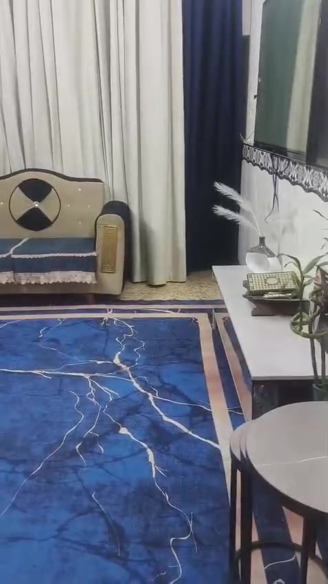 السلام عليكم مرخصة مدير الكرب المحترم عندي شقة للبيع طابق الأرضي البكان الزعفرانية الشقاق اسعيده وا سعر ٦٥ او هذا رقمي ***********
