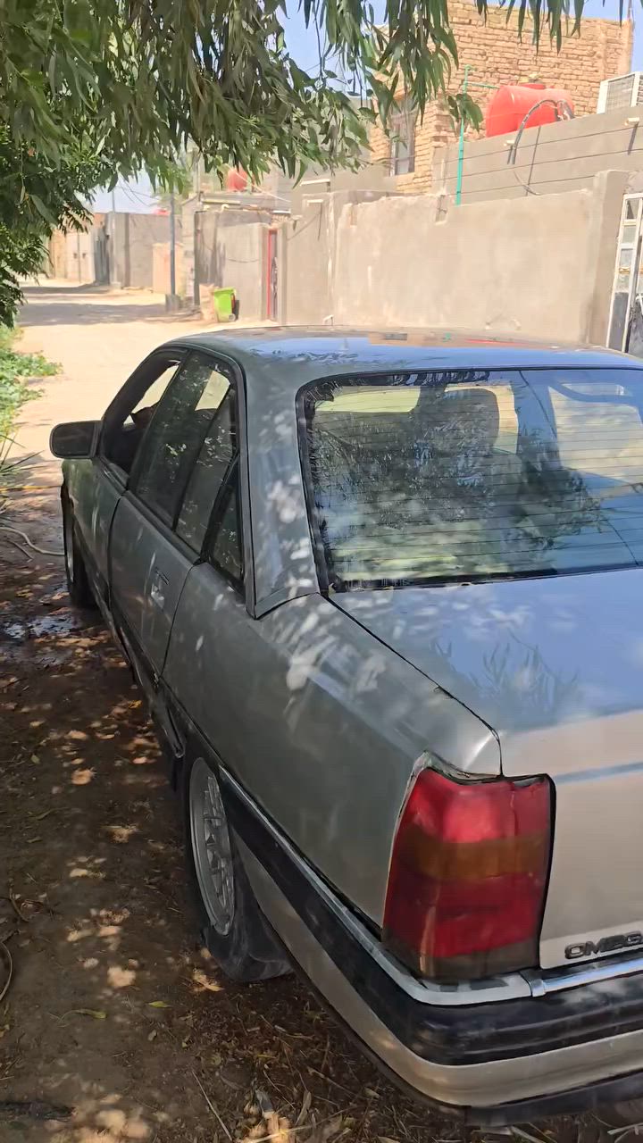 اوبل اوميكا مكينه وكير اتو رقم واسط انكليزي السعر 25  وبيا مجال مكان السياره ديوانية ***********
