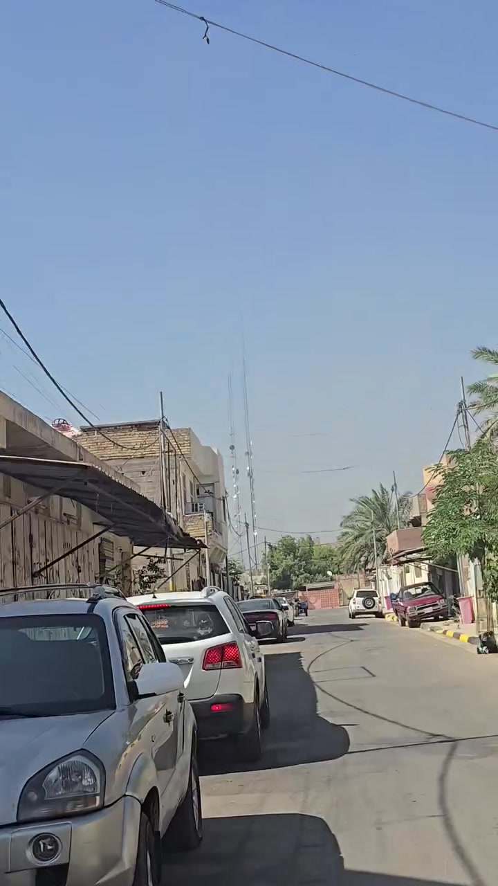 🏡 دار للبيع – مساحة 200 م²

📍 العزيزية / واسط – شارع جامع الزهراء، الفرع المقابل لقطاع الرعاية الصحية
📌 موقع مميز وهادئ وقريب من الخدمات

✨ مواصفات الدار:

- بناء حديث بدرجة أولى
- طابقان
- حديقة وكراج
- حمام خارجي وصحيات
- استقبال خارجي مع كوليدور معزول بالكامل عن المنزل
- مطبخ وصالة مفتوحة واسعة
- غرف نوم كبيرة
- حمامات حديثة
- ممر (ترك) بطول المنزل
- سطحان
- تشطيب ممتاز ومواد بناء عالية الجودة

🏠 الطابق الأرضي:

- مطبخ وصالة مفتوحة واسعة
- غرفتا نوم كبيرتان
- حمام داخلي مع إنارة وتهوية طبيعية
- ممر بطول المنزل

🏠 الطابق الثاني:

- غرفتا نوم
- حمام
- سطحان

💰 السعر مناسب وقابل للتفاوض للجادين

📞 للاستفسار والمعاينة:
***********
