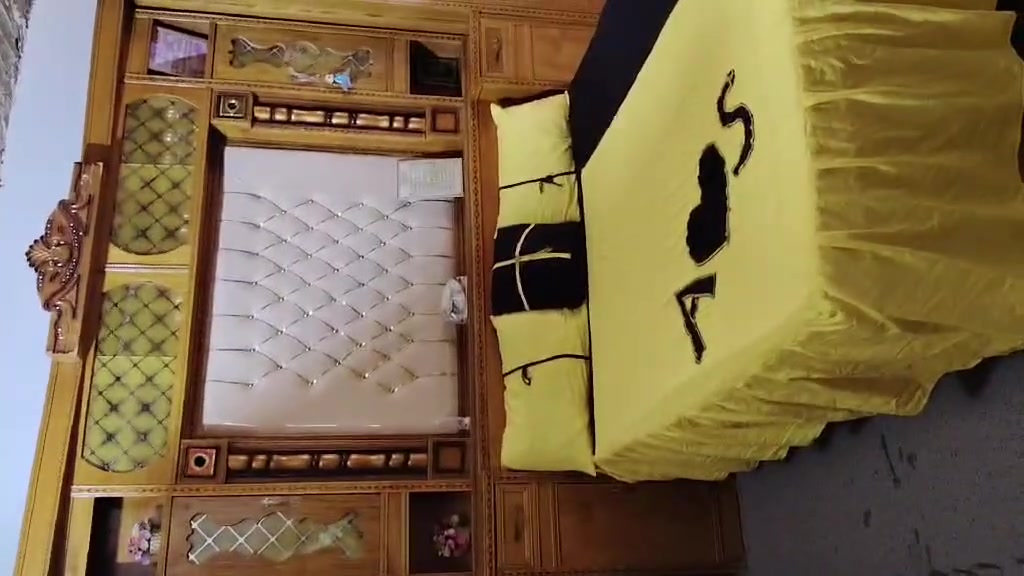 توجد غرفة نوم هودج أربعينية قطعتين جديده طك ستخدام جدا قليل متكونة من 6قطع نضافة فول وياها طابوريات السعر مليون وربع العنوان الرمانة الاستفسار علرقم ***********
