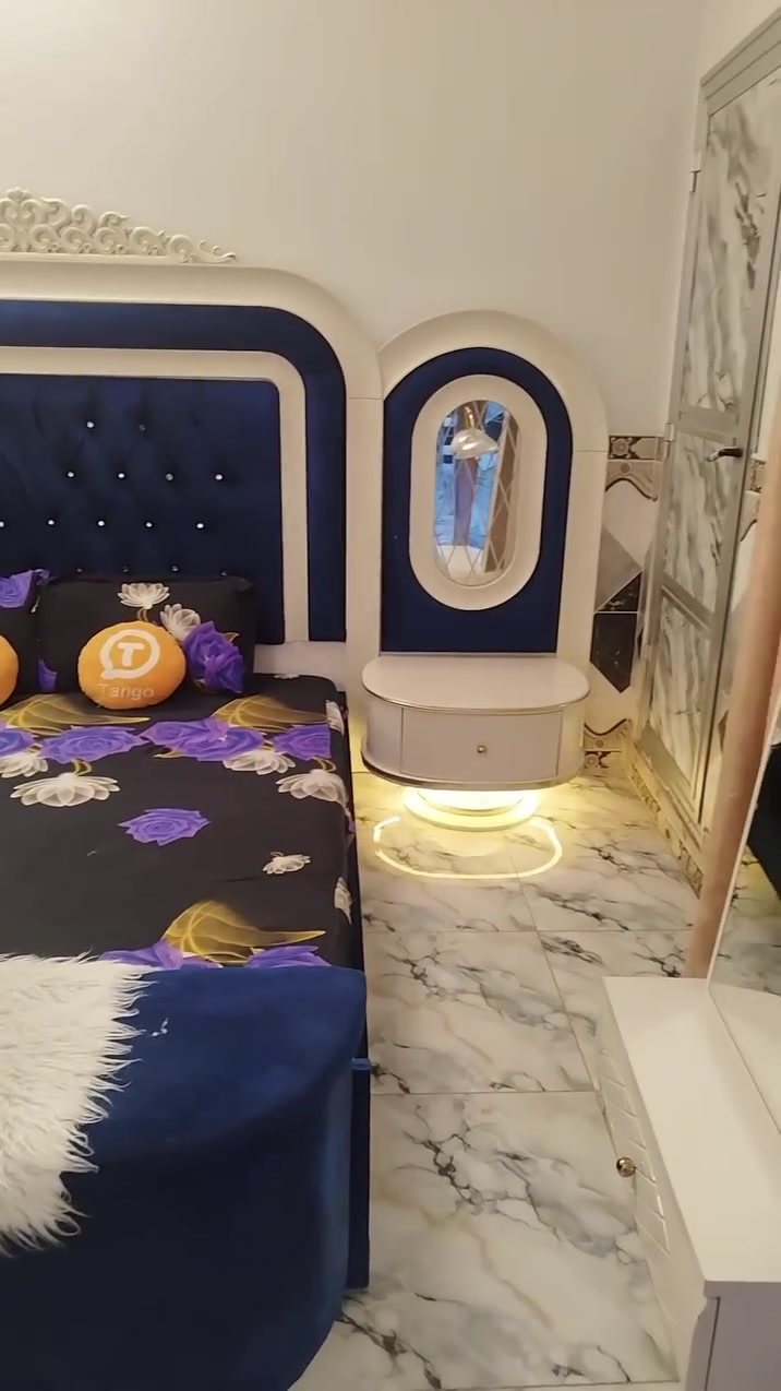 غرفه تركيه ملكيه صبغ حراري كله بلوك خشبه ثكيل نضيفه  مكانه بغداد للاستفسار على ستان على رقم‏‪***********‬‏
