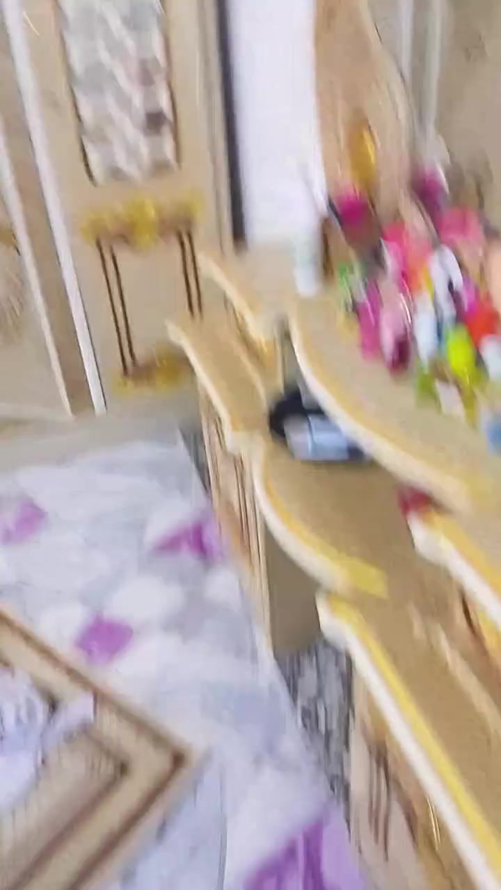 السلام عليكم
غرفة نوم جديد تركي جديده مستعمله قليل اخذتها بمليون و٣٠٠  مستعمله شهرين بس للاستفسار الاتصال ***********
