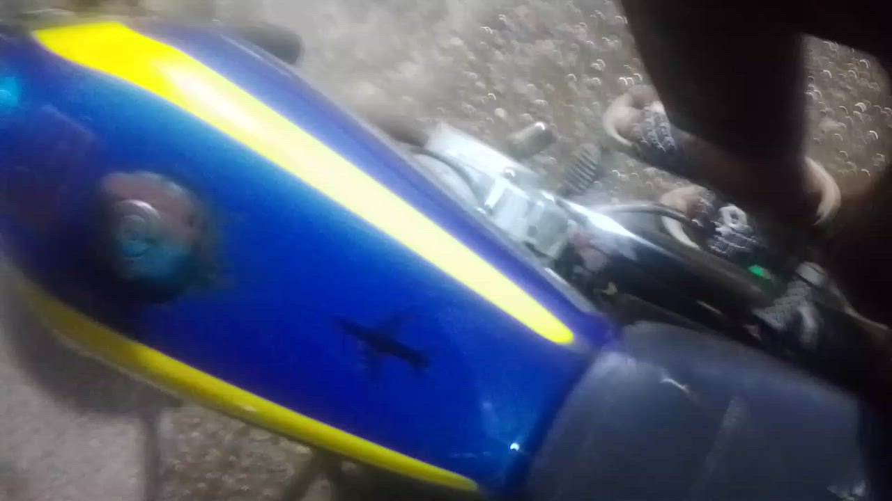 سلام عليكم دراجه ادوات ادوات دراجه فاتح سله مالته و صفحيات مالته موجودات هن وسله  نضافت دراجه بل فيديو وسعر 225 وبيه مجال الشري مكاني بصره كرمت علي  وهاذ رقمي *********** وتساب وشريحه شغال 💕

