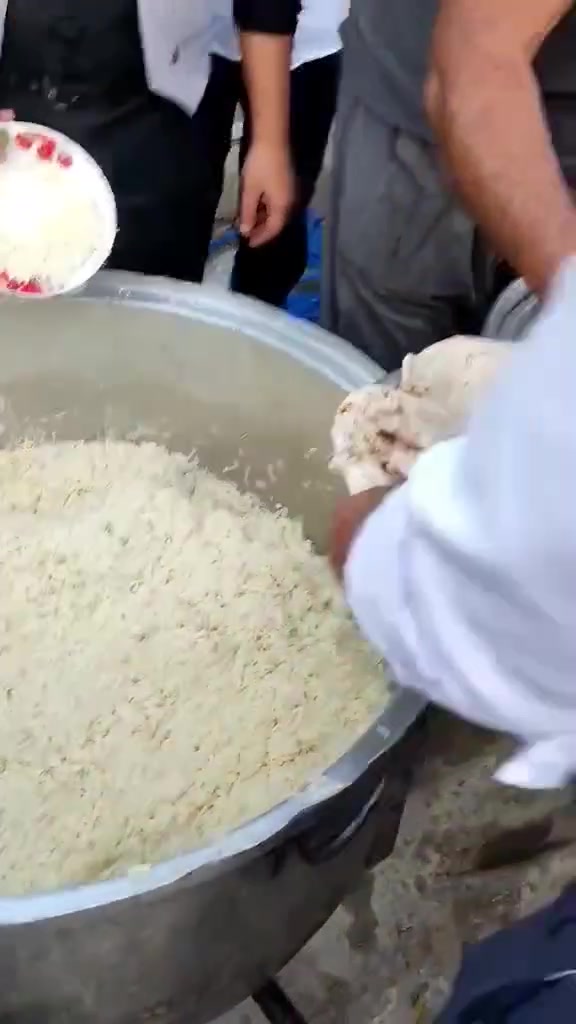 صلي على الحبيب المصطفى الشيف عمر العمدة مستعدون لتجهيز كافت العراس والمناسبات الحجز والاستفسار الاتصال على الرقم ***********
