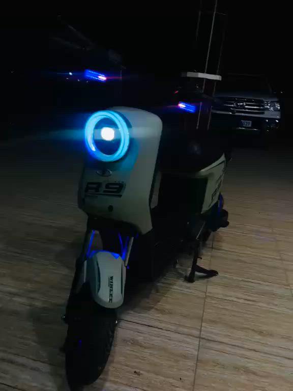 درجه شحن🛵
النوعيه:(R9)
 خمس بطاريات🔋
مكفوله كفاله عامه✅ 
مع سله اماميه
المكان:واسط(الزبيديه)
لاستفسار:(***********)
