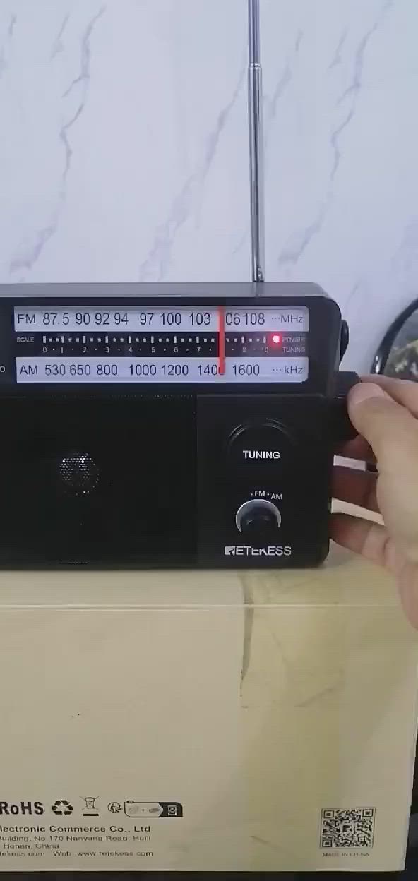 توفر العملاق ❤️ REKETESS ❤️
يتميز هذا الراديو المحمول من Retekess (طراز TR633) بوجود مقبض كبير لسهولة الحمل وشاشة عرض واضحة لترددات AM/FM.يعمل الجهاز إما عبر التيار المتردد (AC) أو بأربع بطاريات AA، مما يجعله مناسباً للاستخدام داخل المنزل وخارجه.يحتوي الراديو على مكبر صوت قوي، ومؤشرات ضوئية للطاقة والإشارة، بالإضافة إلى مقبس سماعة رأس مقاس 3.5 ملم للاستماع الخاص.
يوجد توصيل لكل انحاء العراق 🌹


**إذا كنت صاحب هذا الإعلان وتريد حذفه لأي سبب، رجاءا أرسل رسالة إلى الدعم الفني**