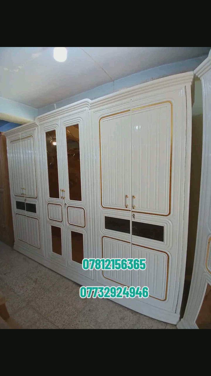 غرفه سته باب طابقين
☺️نجارة عراقية 100‎%‎ درجة
  اولى  > تتكون من 11 قطعه
          ✨ 
 اناره بلسرير 3 الوان متغير ه
☺️وجه الكنتور خشب MDF11 ملم 
☺️داخل الكنتور صاج طبيعي 4ملم
☺️الظهر جرجوبة شد براغي 
☺️القاعدة الارضية للكنتور بلوك صاج 
☺️السقف للكنتورً والزاويه بلوك صاج 
☺️ارتفاع الكنتو270سم 
☺️عرض  الكنتور330سم
☺️عرض الكنتور مع زاوية الملابس450 سم 
☺️شازلون خزان
☺️طابورية جلوس اضافية 
                    �
🍒🤚 العنوان :  الانبار . هيت حي المعلمين
🍎يوجد خدمة التوصيل والشد  
***********
***********
