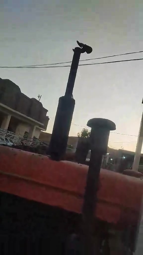 مكلف بالنشر تركتر نوعيه بولندر اربعه المحرك بيه بخار الگير شرط والاكسل شرط تايرات الورى نص عمر والتاير ات الاماميه جدد السعر خمس ملايين ونصف وبيها مجال قليل العنوان محافظة نينوى ناحيه الگياره قريه الهرافي الشراي الاتصال على الرقم ***********
