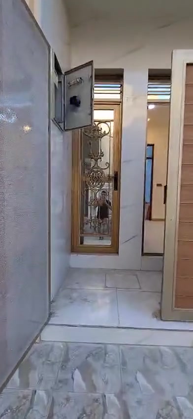 السلام عليكم
بيت ١٠٠م للبيع بناء جديد
يحتوي على صالة ومطبخ وخدمات 
و ٤ غرف نوم
السعر :٢٦٠ وبي مجال
العنوان/ الحرية.الدور.قرب مدرسة الفضائل
الرقم:*********** 
ملاحظة:غير متواجد على الماسنجر يرجى الاتصال واتساب او سيمكارت
