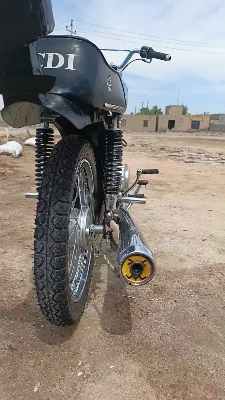 نامه كلك كلك للبيع دراجه نضيفه وحلوه معمره صاله شهر مديل 2026
700 شراي يتصل هاذا رقم ***********
