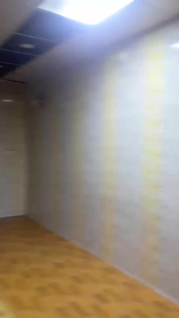 السلام عليكم سندوشت البيع نضيف هوه و شبابيكه و البوبك كلش نضيف بيت كامل سعر خاص و الاستفسار على رقم *********** او مراسله على ماسنجر
