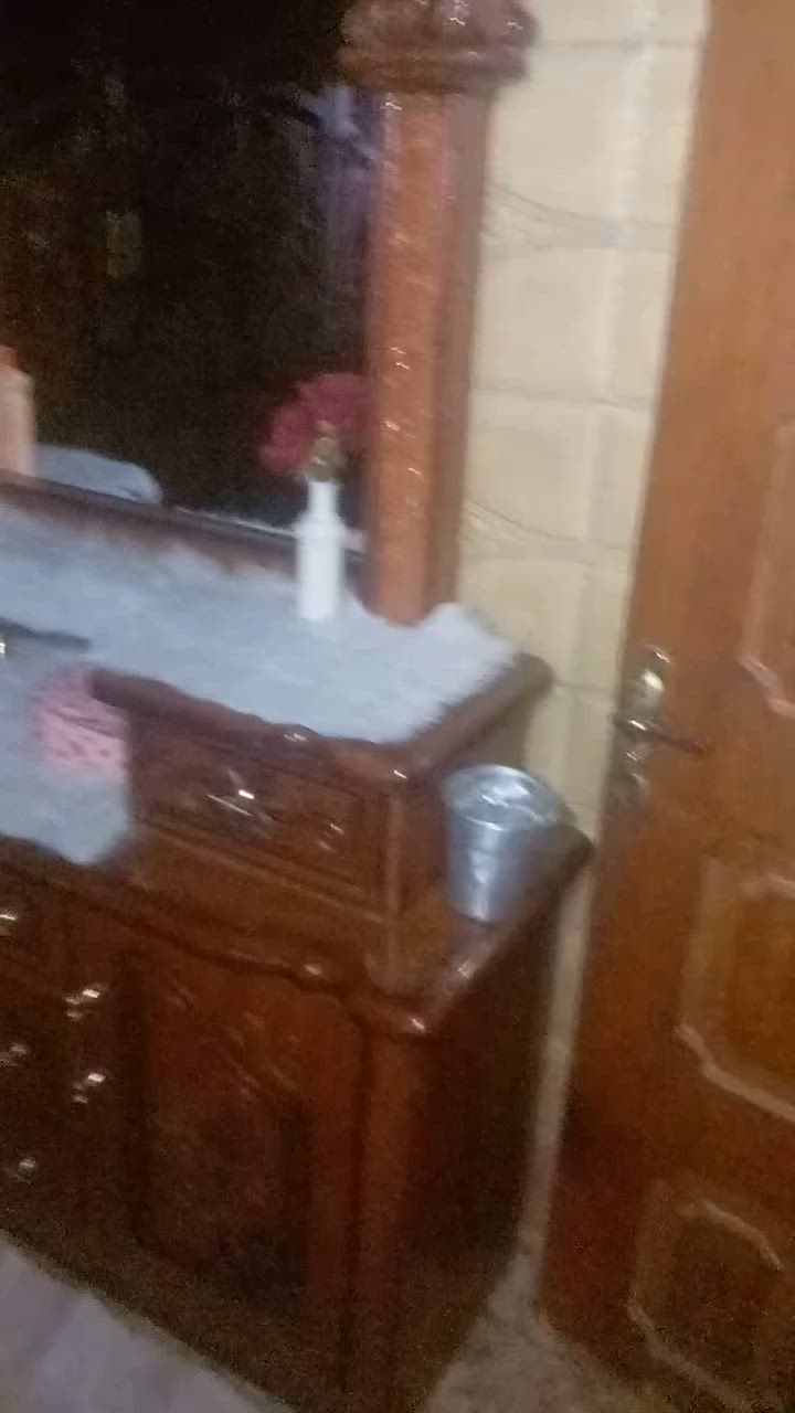 سلام عليكم من رخصت الادمن
غرفه اخشاب تزكام  للبيع ٧ قطع حلوه ونضيفه كلش رايد  ٧٥٠  وبيه مجال 
رقم اتصال *********** 
واتساب ***********
