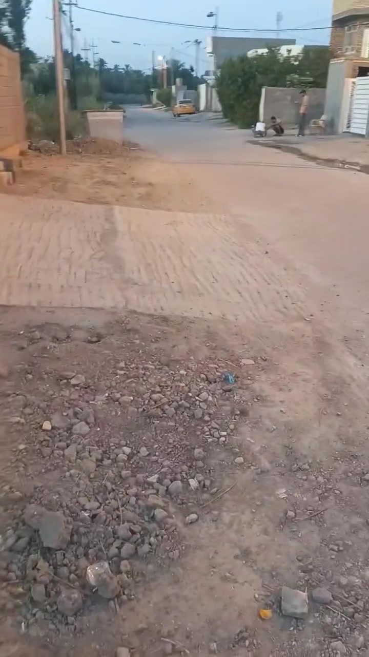 للبيع (هيكل) مسقف بناء حديث سقوف كونكريت مسلح مساحة 236م واجهة 11,80 يبعد عن شارع التبليط 20م سند زراعي 25 تحويل مباشر وخدمات متوفرة ضمن منطقة سكنية. الحله وردية الجزائر طريق البو عليان.
السعر / 54 مليون 
للاستفسار ***********
