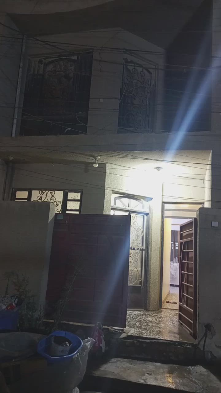 سلام عليكم بيت للايجار مساحة 100 متر قرب متنزه السلام باقي التفاصيل في الفيديو 450 قفل بدون دلالية 
*********** بي واتساب
