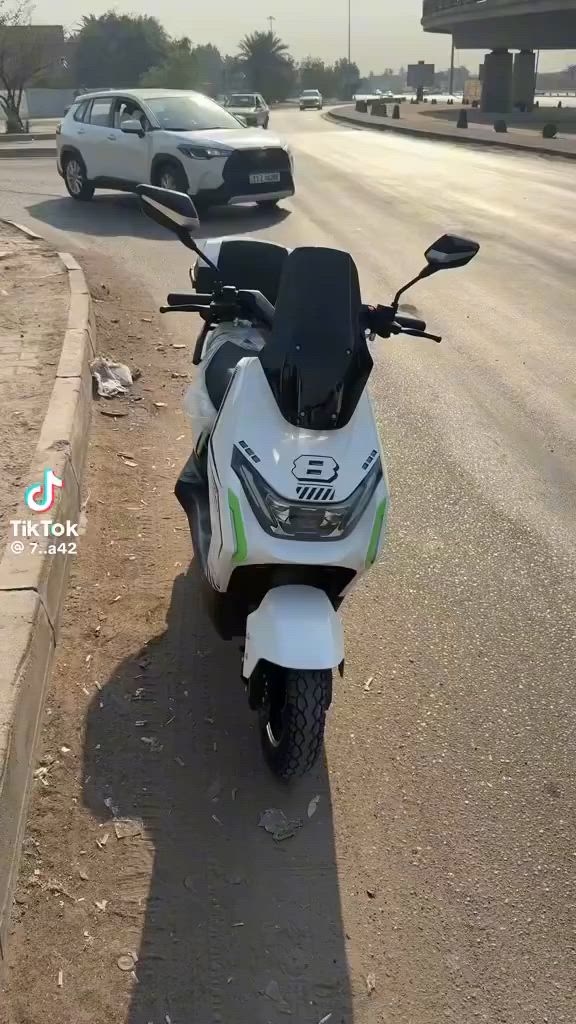 السلام عليكم دراجه شحن للبيع
من شركه mtr
بطاريه حجم كبير ليثيوم 63 أمبير 
ملف نحاس 2400
نظام رجوع للخلف 
نظام بارك 
سيتم صوت 
تشغل عن بعد وتشغل بالكارت 
3 سرعات 
السرعه الأولى تمشيك 80 كيلو 
السرعه الثانيه تمشيك 70 كيلو 
السرعه الثالثه تمشيك 60 كيلو حقيقي 
سرعه الدراجه 65 حقيقي 
اخذته بشهر ال12 من مجمع الخلاني بمليون 250 الف 
عارضه با900 وبيه مجال بسيط 
***********
