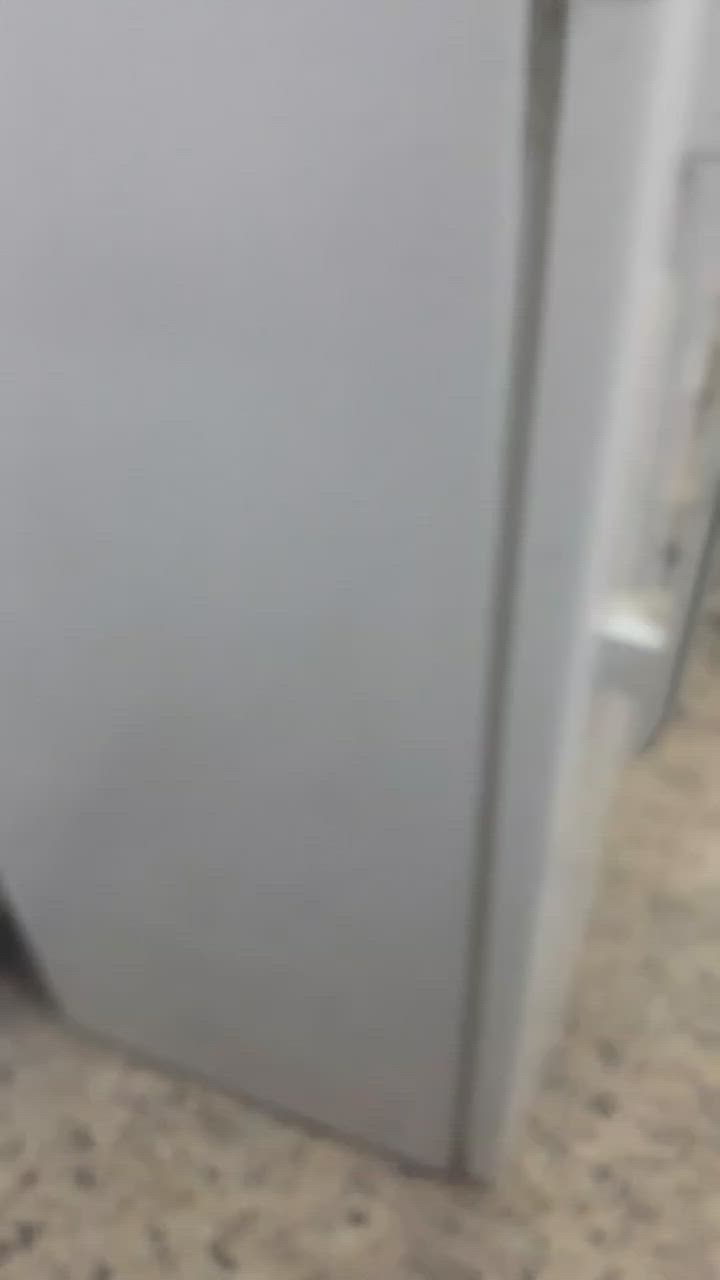 ثلاجة اليشتريها ميخسر كلش نظيفة ممبدل بيها شي وشغلها ممتاز أريدها ١٥٠


**إذا كنت صاحب هذا الإعلان وتريد حذفه لأي سبب، رجاءا أرسل رسالة إلى الدعم الفني**