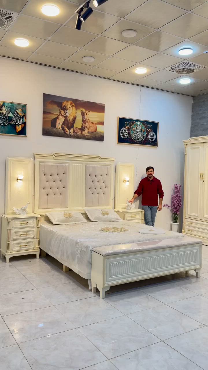 موديل (  غزل )

 جمال الموديل وتصميمه فد شي ونجاره عراقي هاذه الموديل

ضمن وجبة الدرجة الاولى 

ضمن وجبة الاصباغ البوية

السعر  الحالي مليونين و850الف فقط

غرفة 6 ابواب طابقين ملحق داخلي

تتكون من 10قطع

وجه الكنتور يكون. 12 ملم  MDF      
داخل الكنتور صاج طبيعي 4 ملم 

ظهر الكنتور جرجوبة براغي 

القاعدة الارضية للكنتور بلوك بورد

ارتفاع الكنتور مترتين و50 سم 

عرض الكنتور مع زاويه الملابس 4 امتار و40 سم 

السرير طبقة بلوك بورد

اللون اوف وايت والتطعيم بلون السنديان

السعر /  2/850 الف فقط

خدمة التوصيل والشد  مجاناً لجميع محافظات العراق 

العنوان بغداد بغداد جديدة قرب البريد 

***********

***********
