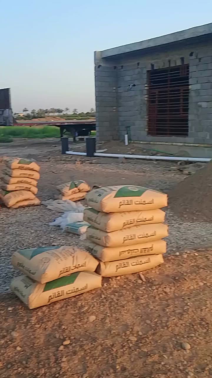 سلام عليكم  نص دونم للبيع بي بيت هيكل مكان في عزيزيه  دير ***********
@

