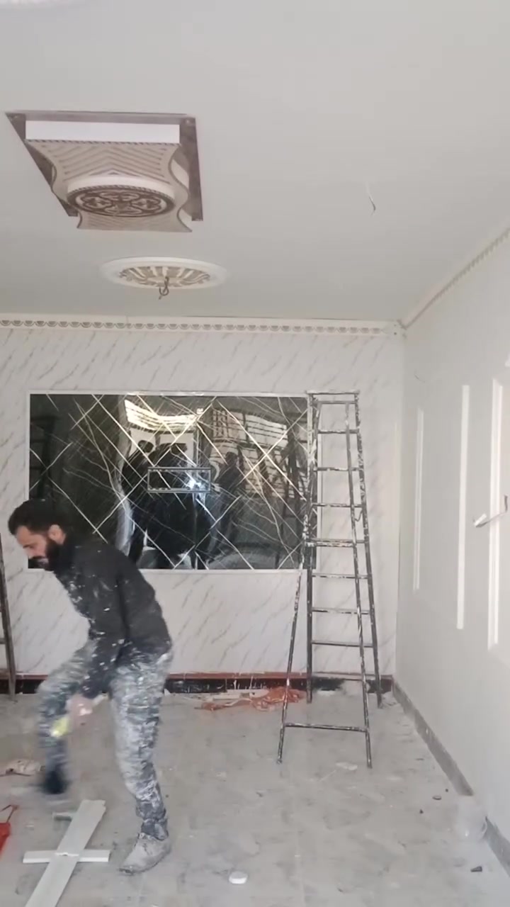 السلام عليكم صباغ متفرغ من الناصريه   لعمل كافه الاصباغ   وترميم المنازل  للاستفسار مراسله الحساب او الاتصال *********** ناصريه مركزاتصل واتساب وبلخدمه
