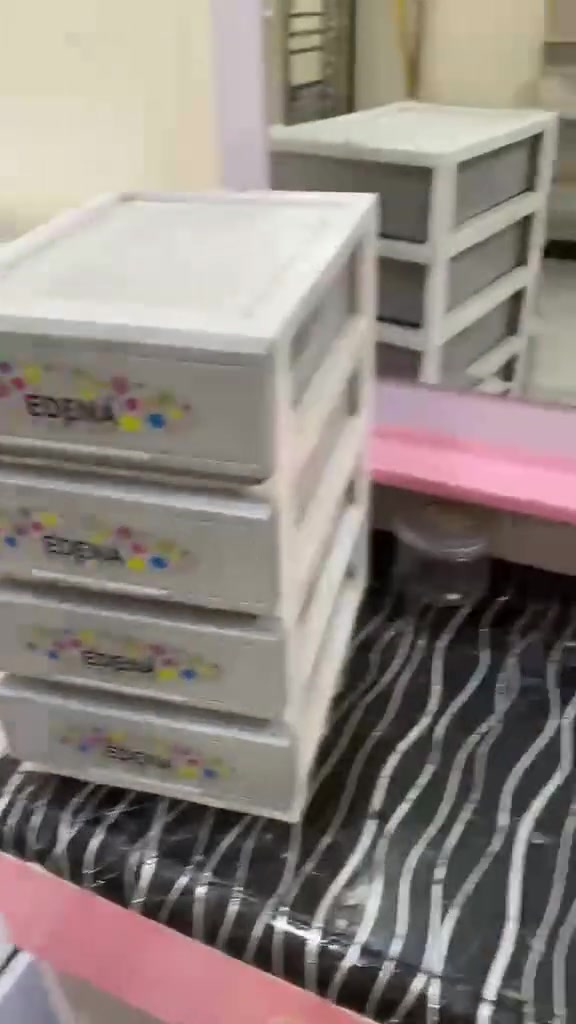 اغراض استعمال قليل نظيفه للبيع الاعظميه تواصل وتساب ***********
شاشه حجم55 TCL فول مواصفات سلم حتى كارتونه موجوده مالته مع بوفيه 
شاشه  نت حجم42 مع كارتونته مع بوفيه
سرير تركي نفر السعر25
مجمده بعده جديده استعمال جدا قليل السعر 150

