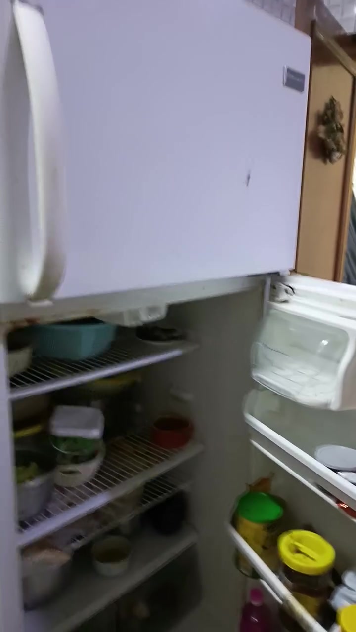 فريجيداير ثلاجه سعر ٢٥٠ الف وبيها مجال 
تواصل ‏‪***********‬‏
