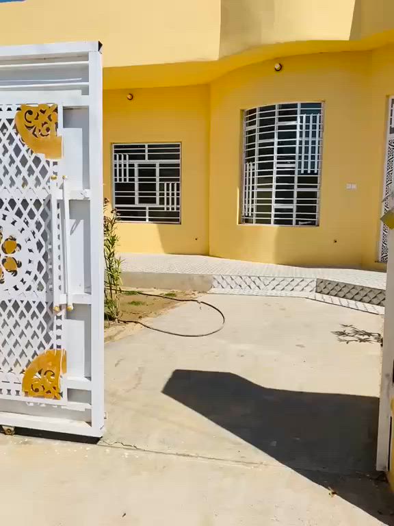 السلام عليكم بيت للبيع المساحه 500 متر ربعه +غرفتين +مطبخ حار بارد +صحيات داخلية وخارجية بيت جاهز سعر 55 وبي مجال المكان العلم قريه شيخ ناجي الجبارة الاستفسار ***********
