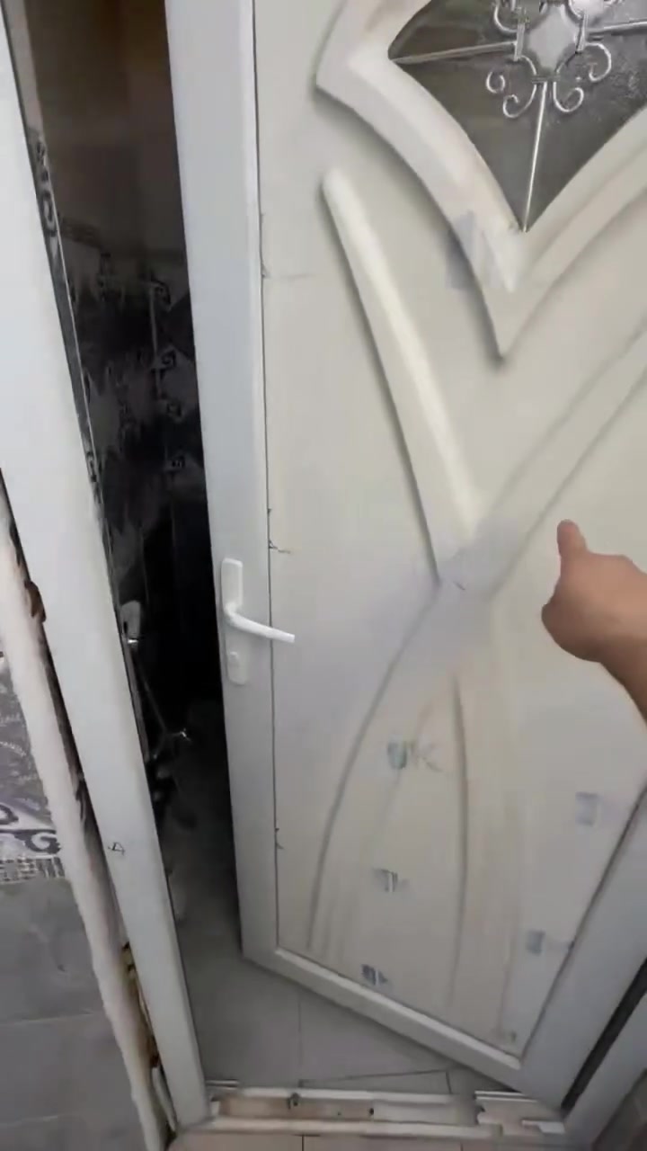 السلام عليكم يوجد بيت للبيع المساحه 105 متر طابق واحد كامل من كلشي بناء ٢٠٢٢  طابو زراعي سند ٢٥ يتكون من استقبال ومطبخ وهول وغرفه وصحيات داخليه وخارجيه السعر خاص مجاري +الشارع تبليط العنوان ابو خستاوي شارع سيد علي  يبعد عن الشارع العام ١٠٠ متر الاستفسار مراسله الصفحه او الاتصال على الرقم *********** السعر 65 وبي مجال بسيط

