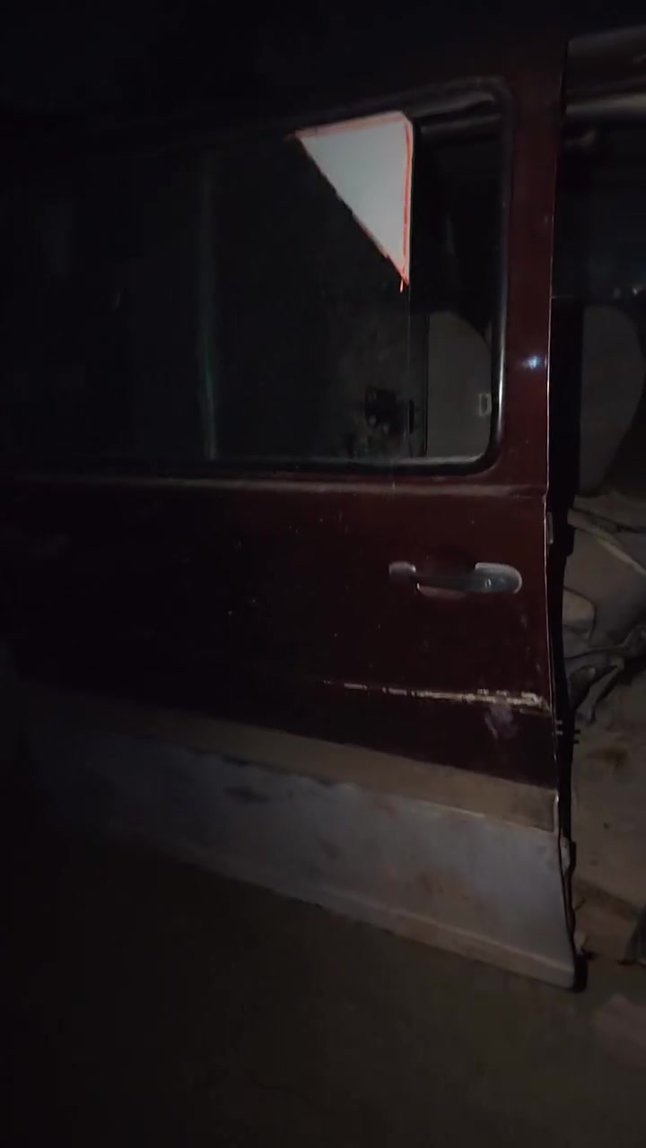 سلام عليكم ستانه موديل 96 رقم بغداد سنويه صاقطه بل 19 راعيها يمي  سياره هيكل بدون مكينه وكير السعر 13 مكان طويريج ***********
