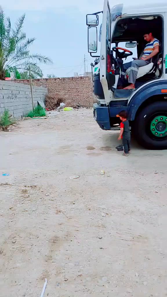 سلام عليكم  سياره البيع موديل 95K اجسن جيف مكينه 38 لا تبخر ولا تنقص كير 155 ما مفتوح سنويه گلاب بسمي مداور ثاني يوم  سياره جديده وضع الشركه مكان السياره العماره الستفسار ***********
