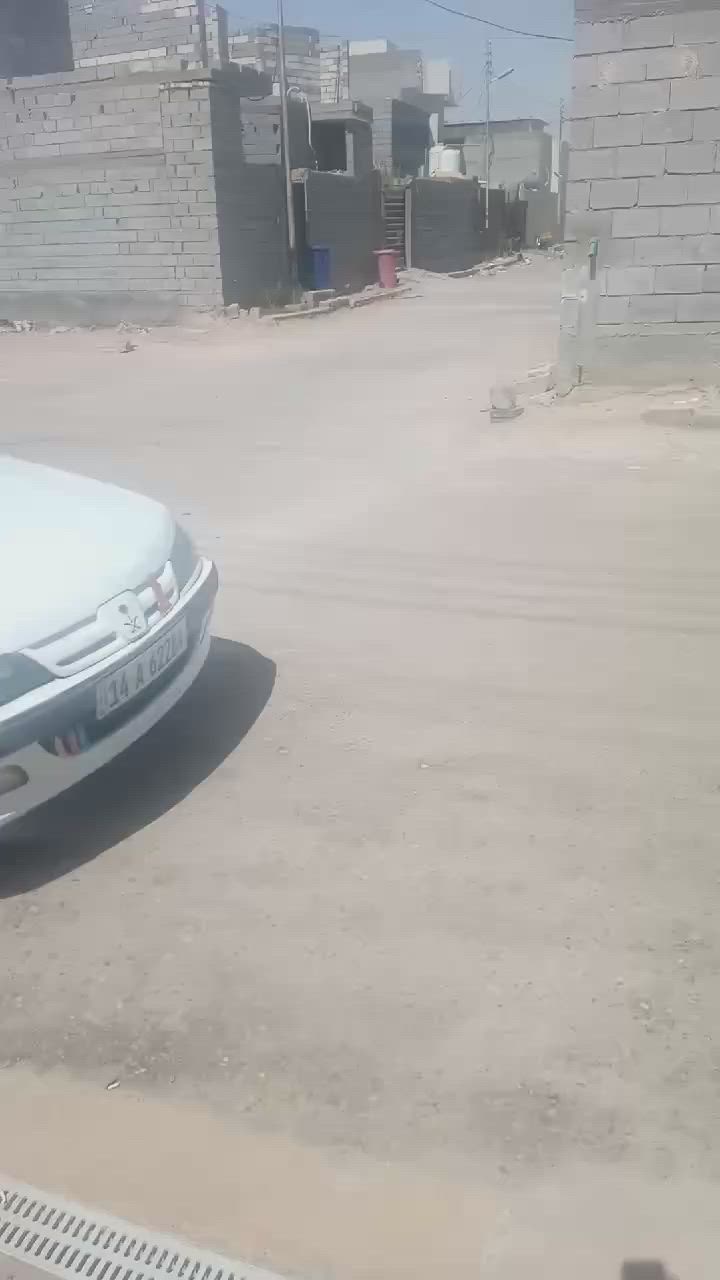 السلام عليكم بيت للبيع ٢٠٠متر أبي الخصيب طريق الصحراء مقابل جعفر السمكري سند ٢٥ وكاله ونسخه من الطابو ١٣٠مليون (***********)
