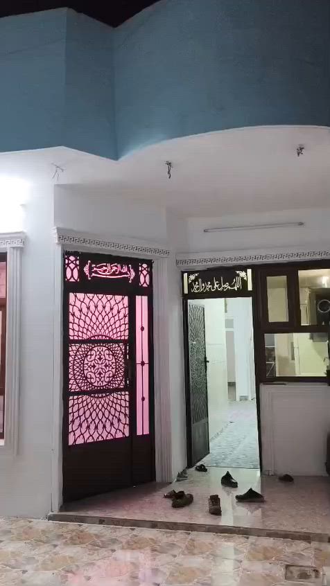 دار للبيع مساحة/150/متر بناء حديث 
نوع العقار:رقم 
عنوان:بين حي الأسرى وحى العسكري قرب جامع المعراج 
مواصفات:فول كاشي،وسقف ثانوي
سعر:٧٠ مليون وبيها مجال 
للاستفسار الاتصال على الارقام التالية:***********
