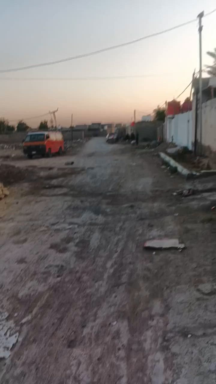 يا الله 
بيت هيكل للبيع بناء بلوك يحتوي على 2غرف+صاله +استقبال المساحه 140م
عنوانه كوت حي الجهاد زنابره نزلة حجي بداوي.
سعره 10وبيه مجال للشراي.
للاستفسار الاتصال على الرقم.
***********
