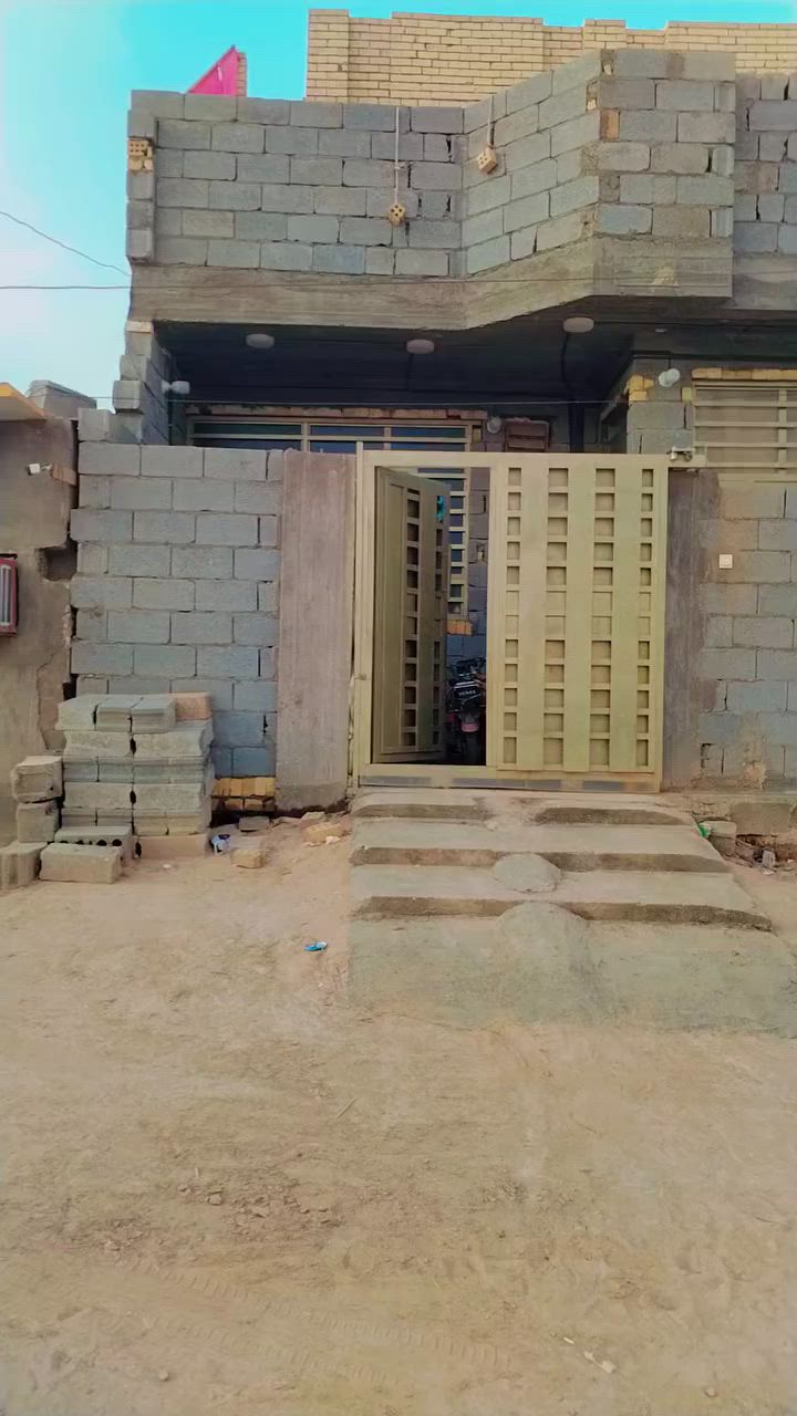 🏡 يالله.. بيت للبيع
🔹 المساحة: 107 متر مربع
🔹 الطابو: صرف
🔹 البناء: صب مسلح
🔹 التفاصيل: غرفتن نوم، استقبال، صالة، مطبخ، وصحيات
🔹 الموقع: قرب حولي المستشفى – كربلاء / قضاء الحسينية / حي الزهراء
🔹 مميزات الموقع: منطقة مخدومة وقريبة من الخدمات الأساسية
📞 للاستفسار والاتصال: ***********
📱 واتساب متوفر
🔹 نستقبل كافة عروض البيع والشراء للعقارات في كربلاء وقضاء الحسينية.
