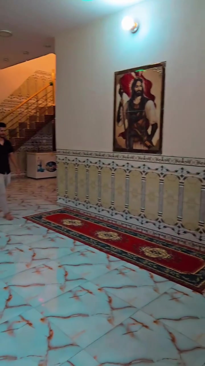 السلام عليكم الطابق الاول طابوك والطابق الثاني فرمسنون  مساحه  البيت ٢٥٠م موضح بلفيديو للتواصل والاستفسار *********** ياسر عطروز

