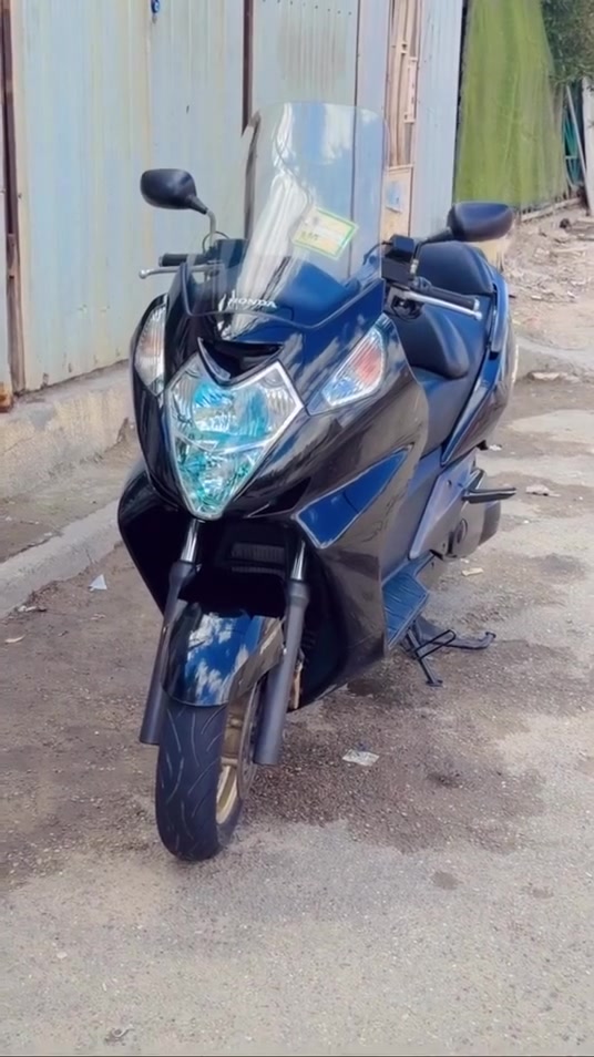 سلفر ونج قطعه نادره ومال جناي 🔥
#وكالة_ماهر_الكناني ✅
دراجه جديده بمعنى الكلمه نزلتها قبل فتره من اليابان لماهر الكناني مانازله للشارع و هسه اريد ابيع التعجبه يقيمها بالخاص ونتفاهم لان اني اشتريت غالي والزين غالي 
الدراجه : 
1- مكفوله من البجم للبجم مكينه وكفرات وكهربائيات 
2- مكينه 600 cc بعدها بالملح مال يابان 
3-ماشيه ٣٩ الف حقيقي 
4-شاشه زرگه / دشبول نفخ / سكيورتي / نضام اي بي اس 
5- دراجه بحاله الوكاله ماضايضين اي شي عليها 
وابو المصلحه يعرف بيها مايتعب 
6-علايم ذهبيه + فجوج ذهبيه ابلاديات 

اليحب يشتري ومايسولف ويكسر بحلال غيره 
يراسلني او يتصل
 ***********
ومن الله التوفيق والرزق للجميع ✅
