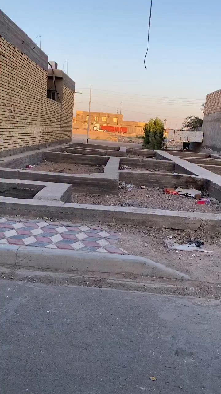 للبيع قطعة مساحة 125 متر بالرميثة بالبندقية بالمربع الاول طابو صرف بيها اساس رباط  يعني كبل تسحب عليها قرض  اسكان قريبة عل المدارس كلش كافة الخدمات بيها للاستفسار ***********
