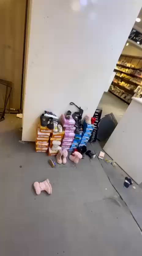سلام عليكم  عندي غراض تعزيله مول كلهن للبيع شلعه وحده وسعر مناسب تواصل. خاص


**إذا كنت صاحب هذا الإعلان وتريد حذفه لأي سبب، رجاءا أرسل رسالة إلى الدعم الفني**