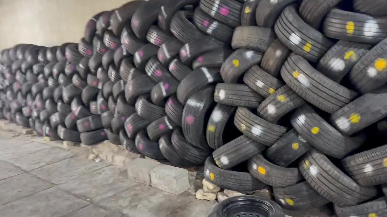 سلام عليكم تم وصل طارات بهله جميع القياسات جمله جمله فقط يم محلات الرشد العنون البصره ***********
